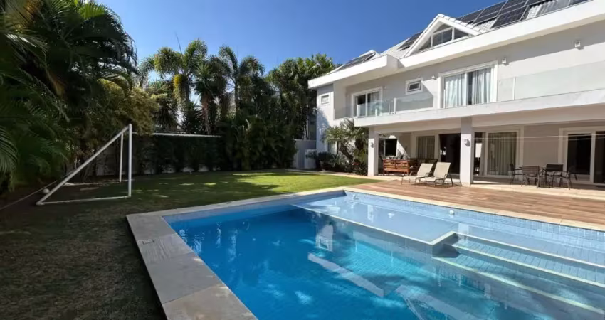 Venda de luxuosa mansão triplex em condomínio exclusivo – santa mônica jardins