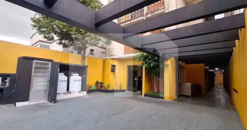 Prédio comercial com 417 m² de construção salão com estrutura metálica,  5 vagas
