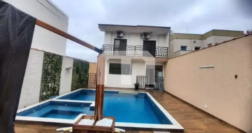 Casa  à venda em são paulo - tatuapé: 3 quartos, 3 suítes com piscina e 4 vagas de garagem, 241m² de