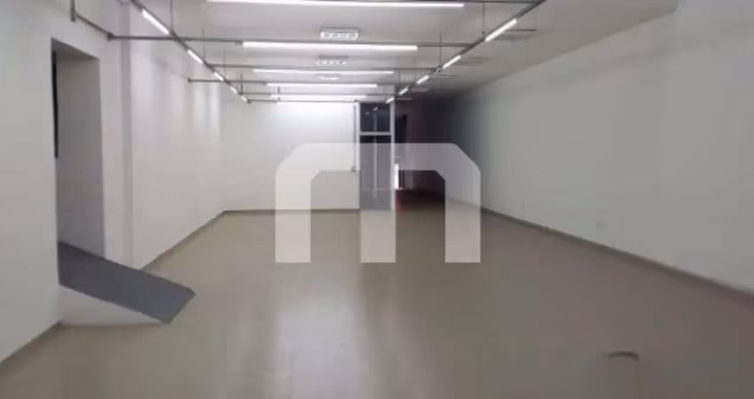 Excelente galpão/salão com 590 m2 pé direito alto para locação