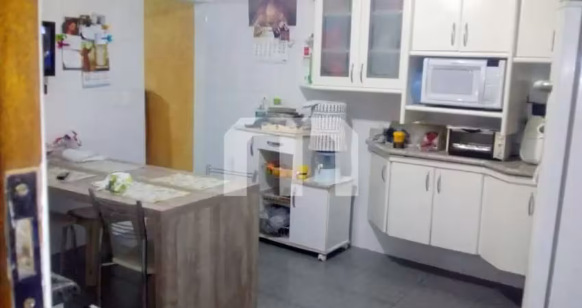 Casa térrea assobradada na vila formosa à venda.  próximo a praça sampaio vidal e a 10 minutos do es