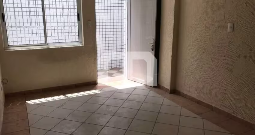 Casa com 2 quartos para alugar na Rua Azevedo Soares, 1525, Tatuapé, São Paulo