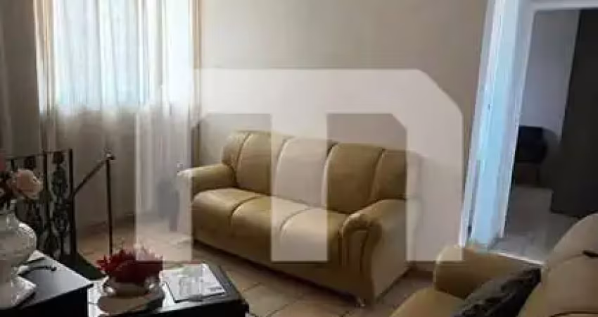 Sobrado a venda, com 2 moradias, corredor lateral, terraço e  churasqueira