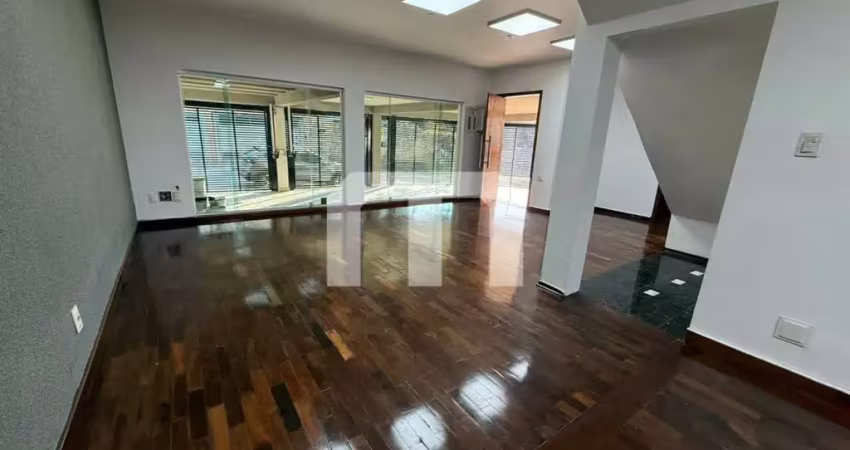 Casa com 3 quartos para alugar na Rua Mônaco, 227, Jardim Têxtil, São Paulo