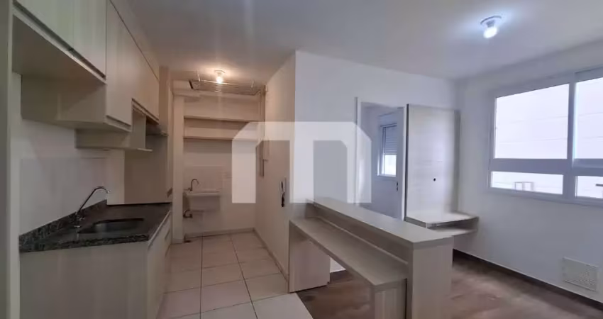 Apartamento para locação mobiliado, 2 quartos, cozinha, sala 2 ambientes com sacada
