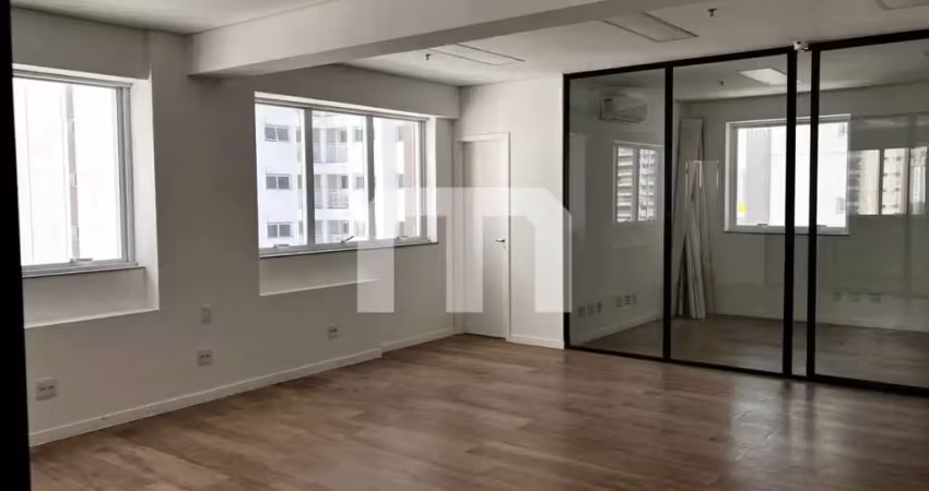 Conjunto comercial de 85 m² para locação, ar condicionado, piso em porcelanato, 2 vagas