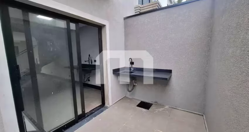 Linda casa a venda , 2 suítes,  cozinha integrada com a sala e churrasqueira.