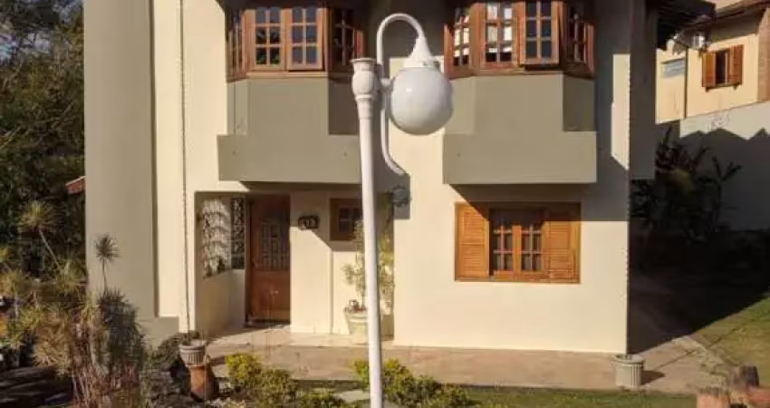 Casa à venda no condomínio chácaras do lago, vinhedo-sp!
