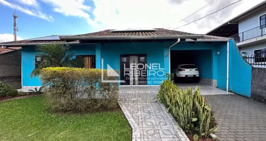 Casa à venda com 3 dormitórios no bairro Fritz Lorenz em Timbó/SC