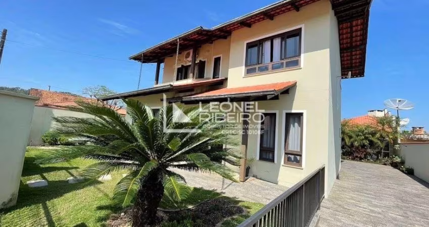 Casa com 3 dormitórios à venda, 240 m²  no bairro Das Nações em Timbó/SC.
