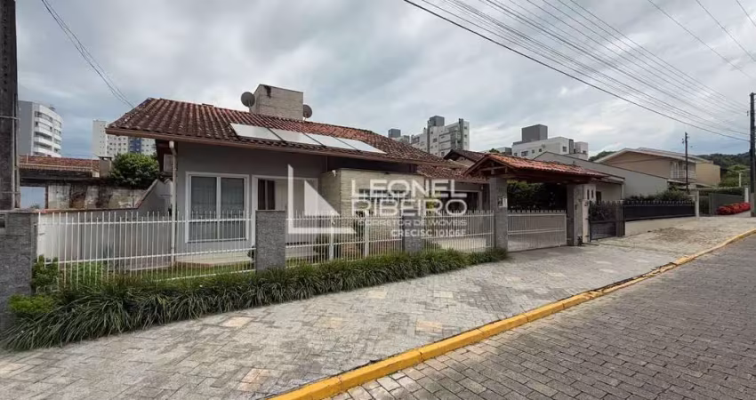 Casa com 3 dormitórios à venda, 286 m² no bairro Imigrantes em Timbó/SC