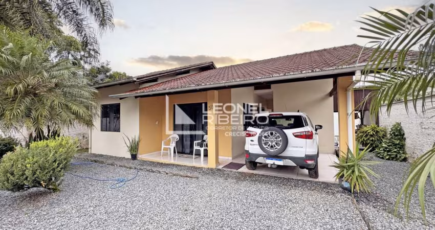 Casa à venda com 2 dormitórios, 90 m² no bairro Centro em Benedito Novo-SC
