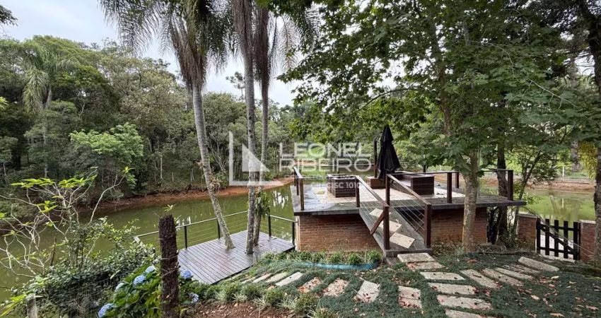 Casa à venda com 4 dormitórios, 224 m² no bairro Alto Cedros em Rio dos Cedros-SC