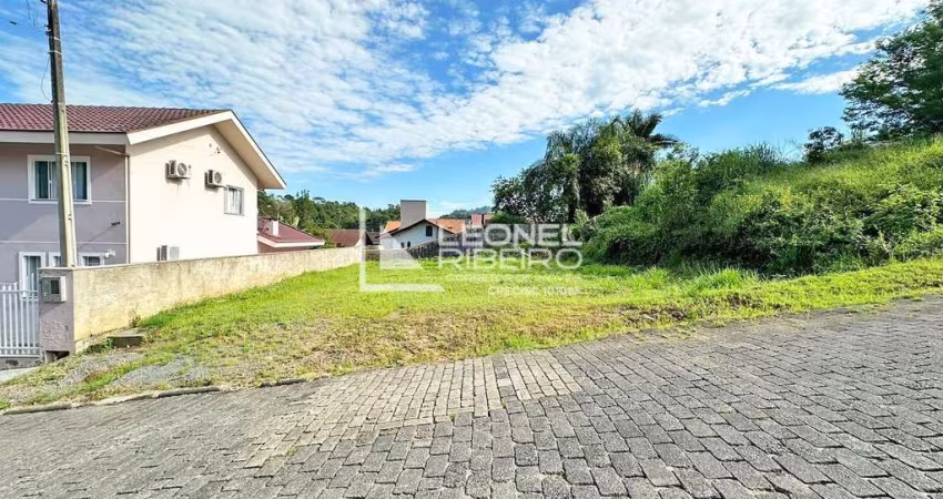 Terreno à venda, 451,50 m² localizado no bairro Imigrantes em Timbó/SC