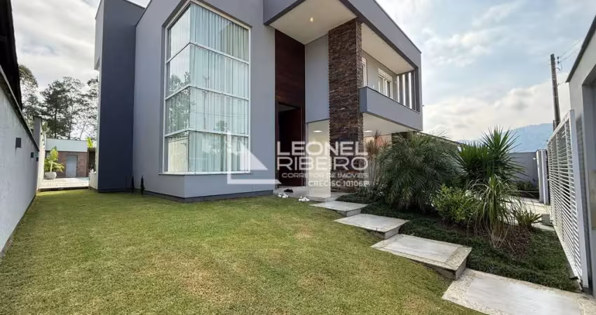 Casa Alto Padrão com 3 dormitórios (1 suíte) à venda, 250 m² no bairro das Nações em Timbó-SC