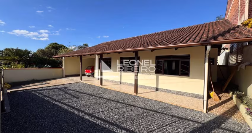 Casa com 4 dormitórios à venda, 175,85 m² no bairro Quintino em Timbó/SC