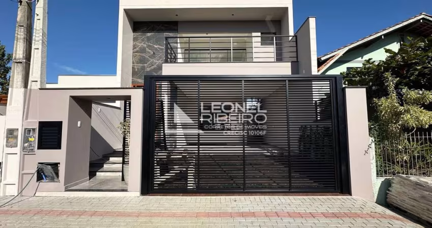 Casa Sobrado à venda com 3 dormitórios, 187,13 m² no bairro Quintino em Timbó-SC