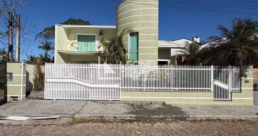 Casa com 4 dormitórios à venda, 247 m² no bairro centro em timbó/sc