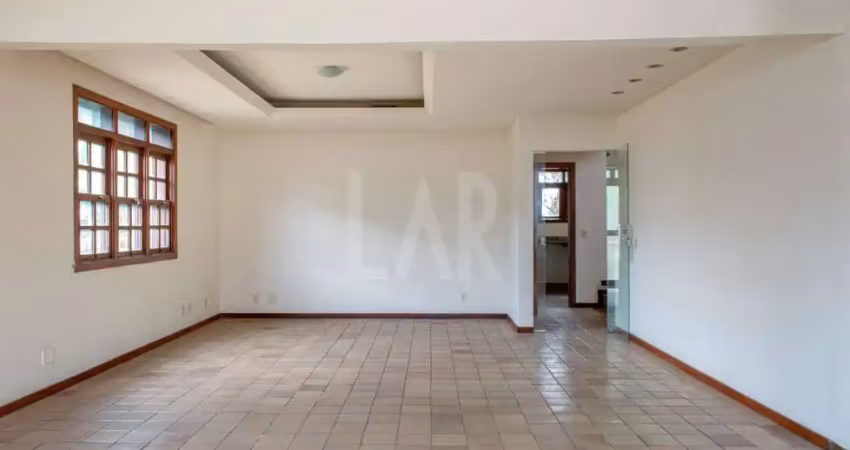Casa à venda, 8 quartos, 1 suíte, 6 vagas, Santa Tereza - Belo Horizonte/MG