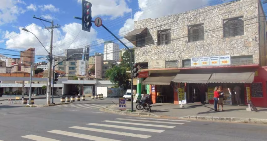 Casa Comercial e Residencial e 05 Lojas à Venda Bairro Renascença