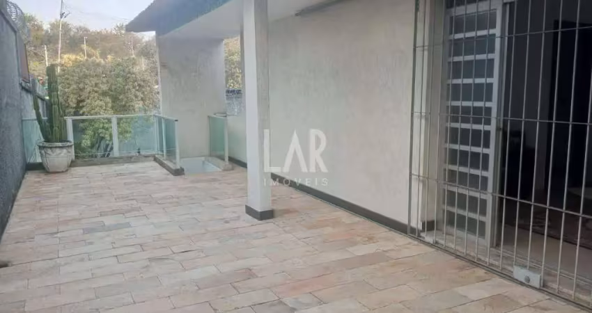 Casa à venda, 3 quartos, 1 suíte, 8 vagas, coração eucarístico - belo horizonte/mg
