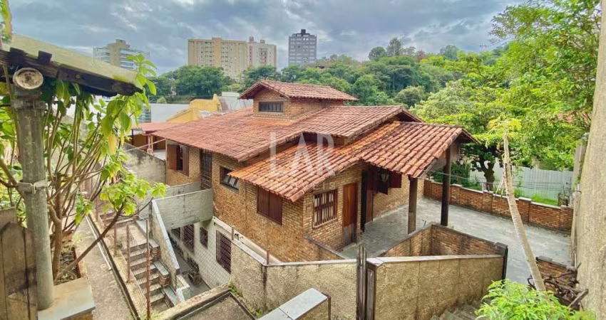 Casa à venda, 7 quartos, 2 suítes, 3 vagas, Luxemburgo - Belo Horizonte/MG