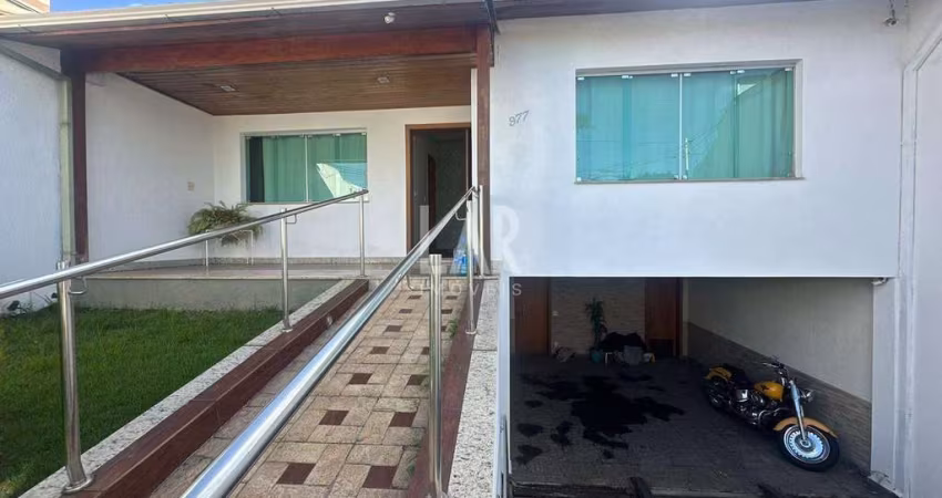 Casa para aluguel, 5 quartos, 2 suítes, 4 vagas, Nova Floresta - Belo Horizonte/MG