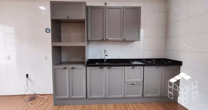 Casa com 3 quartos para alugar na Rua Dona Lídia, 1293, Serraria, São José