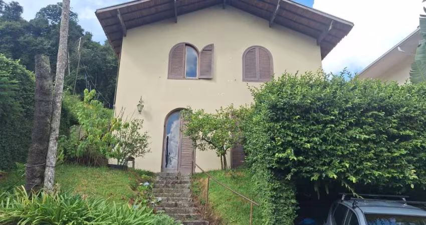 Casa para Venda em Poços de Caldas, Jardim dos Estados, 3 dormitórios, 1 suíte, 2 banheiros, 2 vagas