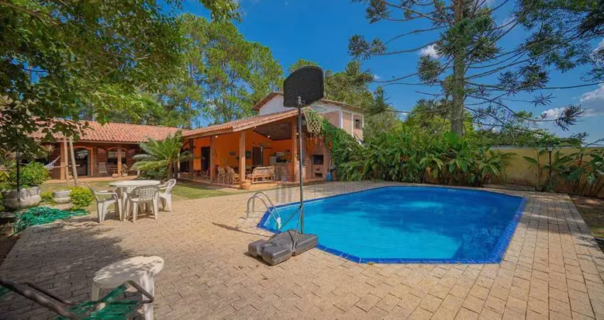 Casa com 4 Quartos  à venda no Condomínio Pinheiros Tênis Village - Cotia/SP