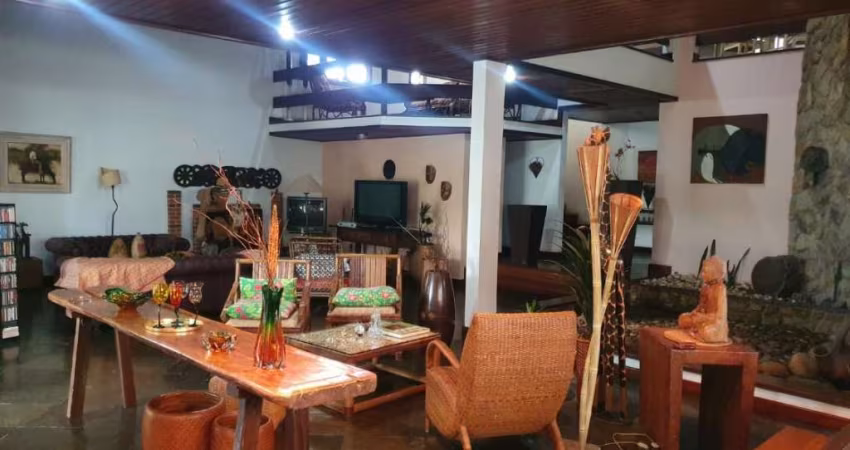 Espetacular casa em condomínio