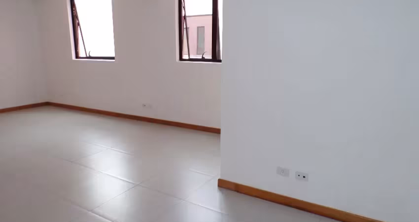 Conjunto comercial frente praça zacarias, no centro de curitiba!