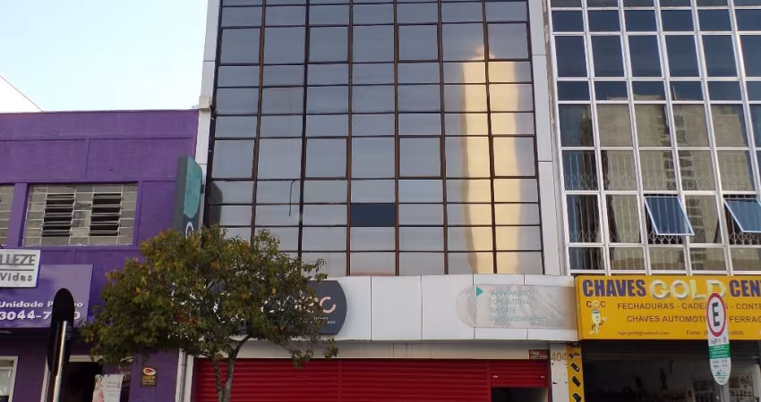 Prédio Comercial com 1.300 M² no Centro de Curitiba.