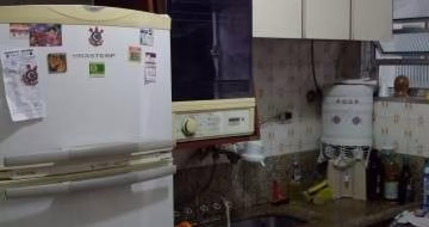 Casa térrea com 03 dormitórios e 02 vagas