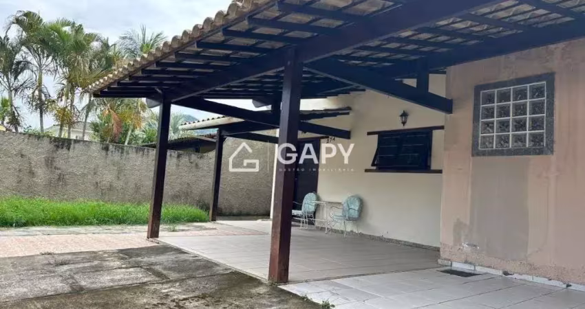 Casa exclusiva na primeira quadra da avenida central - por r$: 750.000,00