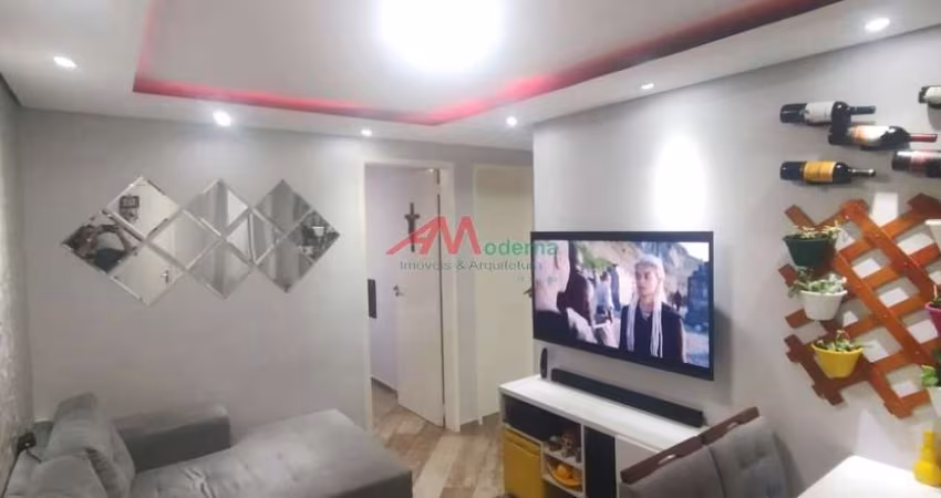 Apartamento à Venda - Condomínio Athenas III em Irajá, São Bernardo do Campo  Características do Imóvel:  Área total: 50m² 2 dormitórios Sala com sanca e jogo de iluminação Todo piso em porcelanato Ba