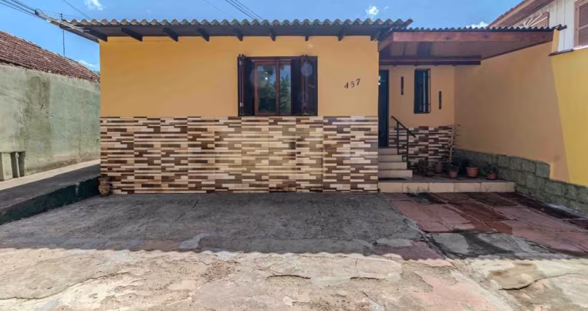 Casa com 3 quartos à venda na 9 de Março, 457, Vila Ipiranga, Porto Alegre