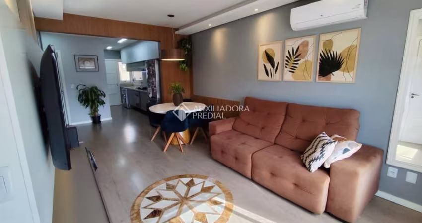 Casa em condomínio fechado com 3 quartos à venda na Avenida Vereador Clóvis Elias Prytula, 325, Central Parque, Cachoeirinha