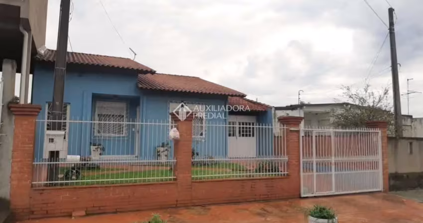 Casa com 3 quartos à venda na Firmino José Teixeira, 214, Parque Granja Esperança, Cachoeirinha