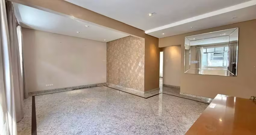 Apartamento de 2 dormitórios 100m² na ponta da praia totalmente reformado 550mi
