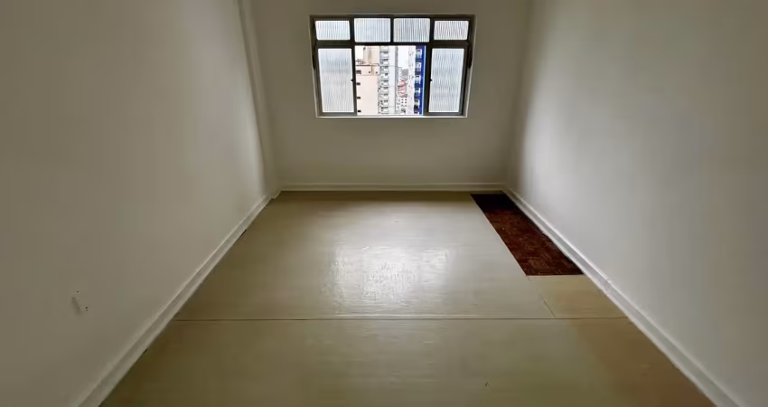 Apartamento studio na quadra da praia de 30m² na ponta da praia 235mil