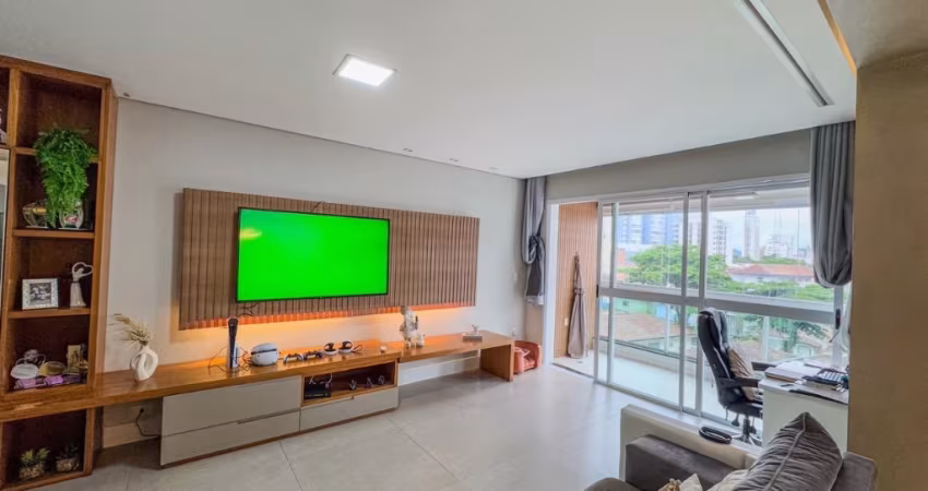 Apartamento de 2 dormitórios 101m² na quadra da praia na Aparecida