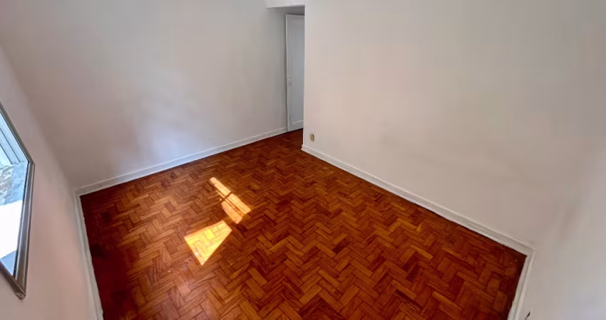 Apartamento de 2 dormitórios 80m² no  Marapé 245mil