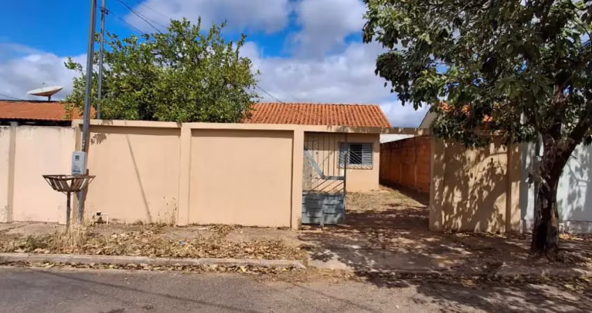 Alugo casa com edícula residencial cláudio marquette