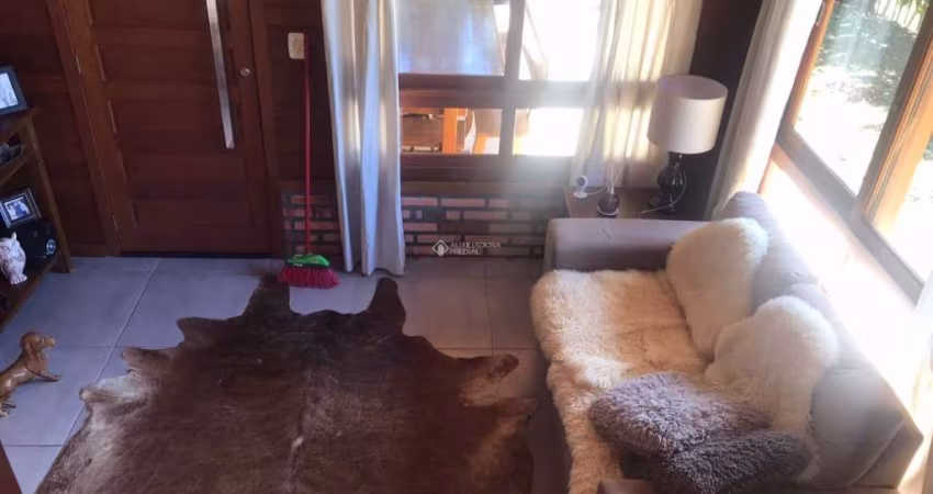 Casa em condomínio fechado com 3 quartos à venda na Rua Vitório Carassai, 277, Parque das Hortênsias, Canela