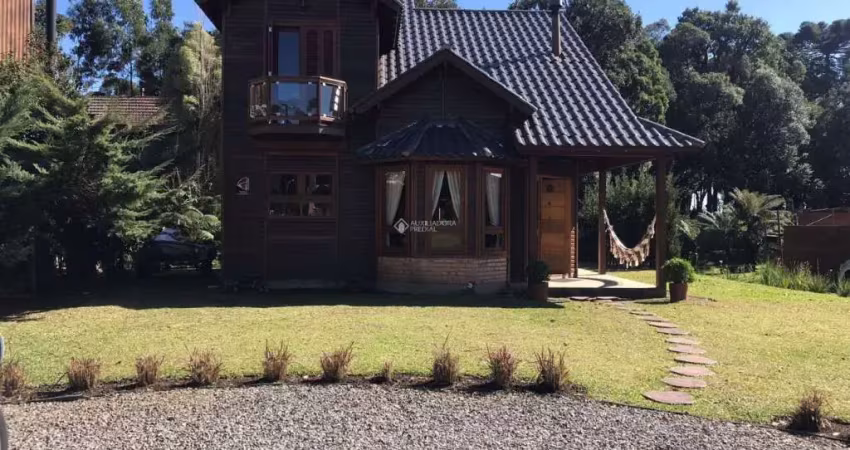 Casa em condomínio fechado com 3 quartos à venda na Rua Vitório Carassai, 277, Parque das Hortênsias, Canela