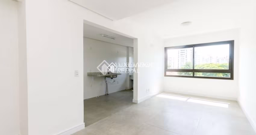 Apartamento com 2 quartos à venda na Praça Doutor Gastão Santos, 18, Passo da Areia, Porto Alegre