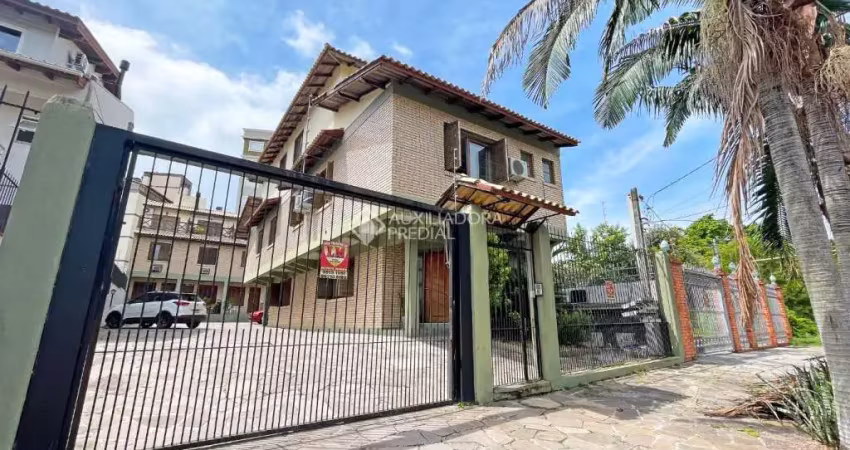 Casa em condomínio fechado com 3 quartos à venda na Avenida Karl Iwers, 252, Jardim Itu Sabará, Porto Alegre