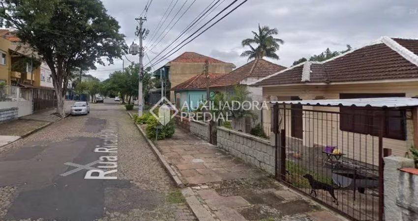 Casa com 2 quartos à venda na Rua Ricalde Marques, 162, Jardim São Pedro, Porto Alegre