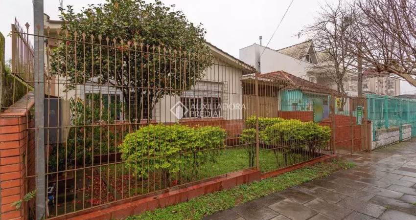 Casa com 2 quartos à venda na Rua Cândido Portinari, 151, São Sebastião, Porto Alegre